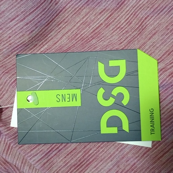 DSG MENS RED SILKY T-SHIRT, PERFECT FOR WORKOUTS, 2X LARGE, COLOR WILD BERRY - Picture 6 of 8